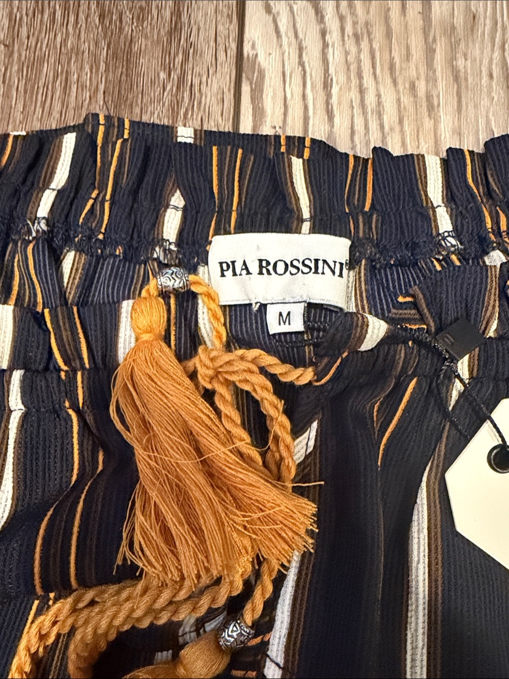 NEW! PIA ROSSINI Off-Shoulder Striped Ruffled Top Size M - Picture 4 of 7